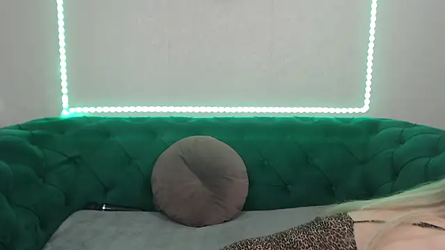 IvanaCharm online show from February 28, 2026, 4:34 am