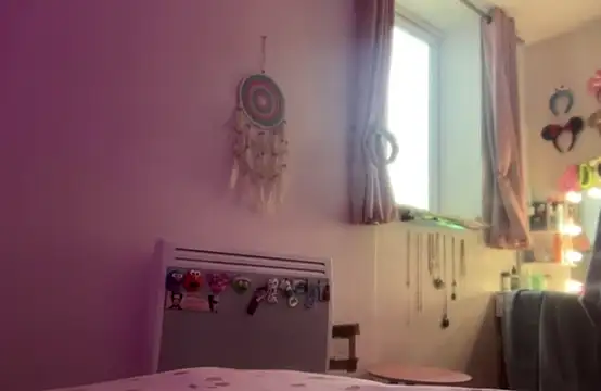 pinkie piexx online show from October 17, 2025, 3:47 pm