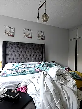 Drippincaty online show from December 5, 2025, 11:20 am