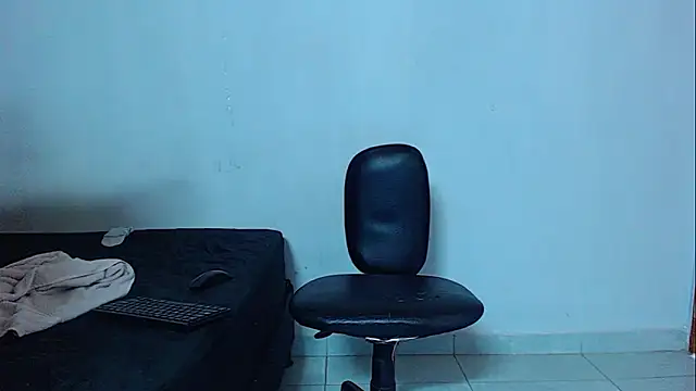 mikecoper 23 online show from April 16, 2026, 1:34 pm