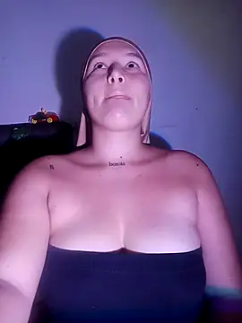 Celeste camila18 online show from November 8, 2025, 10:24 pm