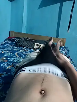 Snapshot of funnguy25 chatting on September 14, 2025, 10:04 am funnguy25 online show from September 14, 2025, 10:04 am