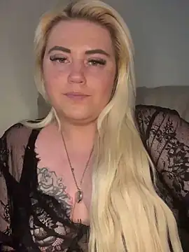 Blondiee3088 online show from March 7, 2025, 4:00 pm