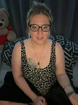 Blondiee3088 online show from February 20, 2026, 9:44 am