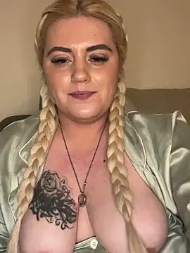 Blondiee3088 online show from February 10, 2025, 11:45 pm