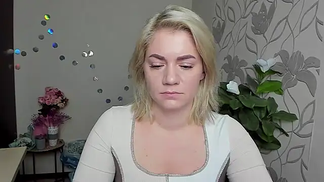 Snapshot of MariaSttone chatting on December 3, 2025, 11:31 am MariaSttone online show from December 3, 2025, 11:31 am