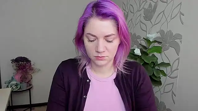 MariaSttone online show from April 5, 2026, 12:01 pm