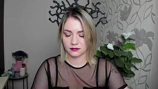 Snapshot of MariaSttone chatting on October 30, 2025, 8:50 pm MariaSttone online show from October 30, 2025, 8:50 pm