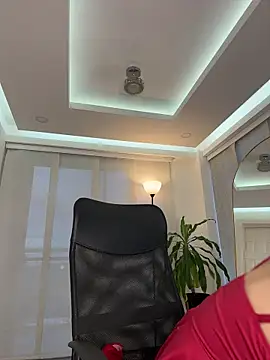 nicollefiorett online show from November 6, 2025, 10:36 pm