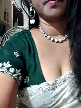 Snapshot of Bangarupapa chatting on February 21, 2026, 4:25 am Bangarupapa online show from February 21, 2026, 4:25 am