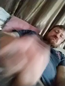 hornygiltz92 online show from April 9, 2026, 7:42 pm