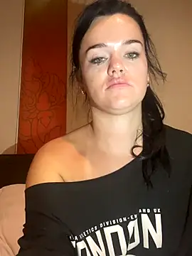 Snapshot of English-Chloe96 chatting on January 7, 2026, 5:18 pm English-Chloe96 online show from January 7, 2026, 5:18 pm