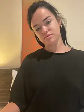 Snapshot of English-Chloe96 chatting on November 3, 2025, 5:34 am English-Chloe96 online show from November 3, 2025, 5:34 am