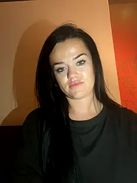 Snapshot of English-Chloe96 chatting on October 10, 2025, 5:36 pm English-Chloe96 online show from October 10, 2025, 5:36 pm