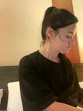 Snapshot of English-Chloe96 chatting on October 6, 2025, 3:40 am English-Chloe96 online show from October 6, 2025, 3:40 am