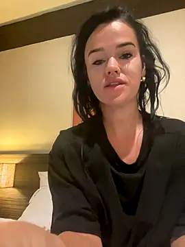 Snapshot of English-Chloe96 chatting on November 13, 2025, 6:17 am English-Chloe96 online show from November 13, 2025, 6:17 am