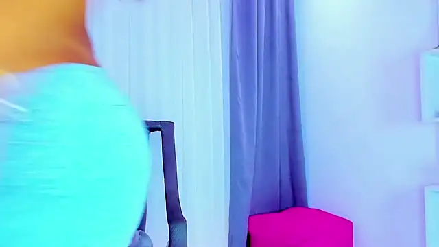 sofialina online show from March 31, 2026, 6:54 pm