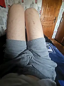 Azerty0911 online show from December 2, 2025, 9:22 am