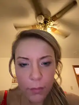 Snapshot of EllaSnow chatting on January 2, 2025, 5:35 am EllaSnow online show from January 2, 2025, 5:35 am