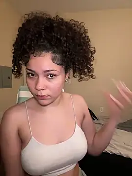 Snapshot of ladylavish chatting on December 5, 2024, 7:54 am ladylavish online show from December 5, 2024, 7:54 am