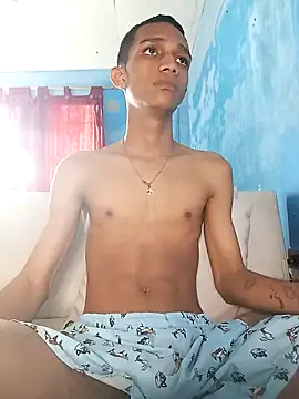 Snapshot of Key_198 chatting on February 14, 2025, 1:29 pm Key 198 online show from February 14, 2025, 1:29 pm