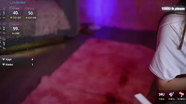 Snapshot of JennyyLuv chatting on February 26, 2025, 5:24 am JennyyLuv online show from February 26, 2025, 5:24 am