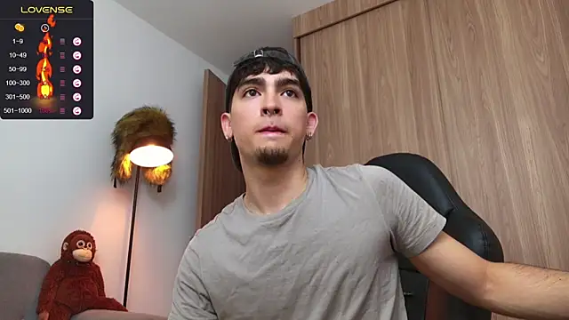 Snapshot of zenn_rush1 chatting on January 13, 2025, 12:35 pm zenn rush1 online show from January 13, 2025, 12:35 pm