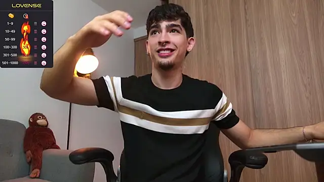 Snapshot of zenn_rush1 chatting on January 18, 2025, 11:43 am zenn rush1 online show from January 18, 2025, 11:43 am