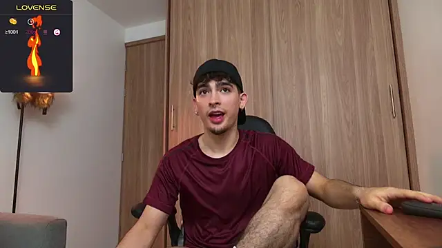 Snapshot of zenn_rush1 chatting on January 12, 2025, 12:23 pm zenn rush1 online show from January 12, 2025, 12:23 pm