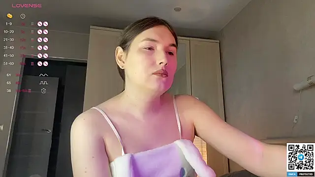 Snapshot of Maria_Bowie chatting on December 14, 2025, 8:53 am Maria Bowie online show from December 14, 2025, 8:53 am