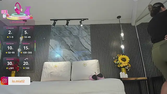 julietha taylor online show from April 18, 2026, 1:52 am