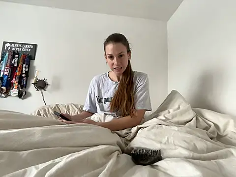 Snapshot of MissSwitch chatting on February 4, 2025, 7:55 pm MissSwitch online show from February 4, 2025, 7:55 pm