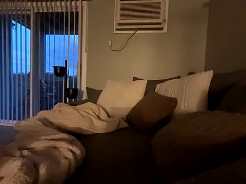 Snapshot of MissSwitch chatting on October 30, 2025, 10:17 pm MissSwitch online show from October 30, 2025, 10:17 pm