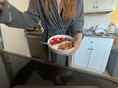 Snapshot of MissSwitch chatting on March 14, 2025, 12:51 pm MissSwitch online show from March 14, 2025, 12:51 pm