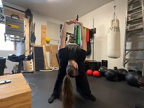 Snapshot of MissSwitch chatting on January 15, 2025, 5:58 pm MissSwitch online show from January 15, 2025, 5:58 pm