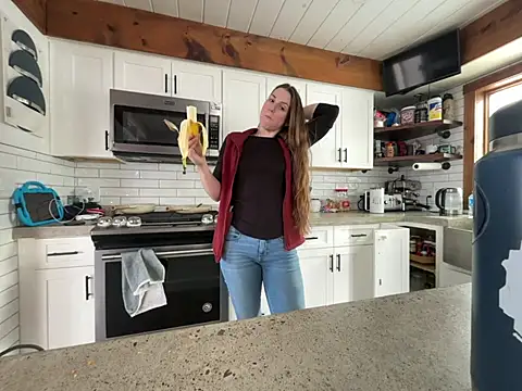 Snapshot of MissSwitch chatting on January 30, 2025, 7:37 pm MissSwitch online show from January 30, 2025, 7:37 pm