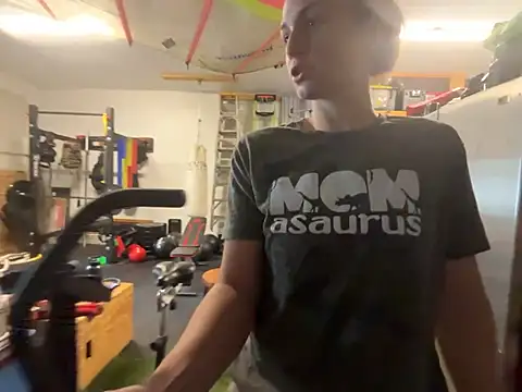 Snapshot of MissSwitch chatting on January 6, 2025, 5:27 pm MissSwitch online show from January 6, 2025, 5:27 pm