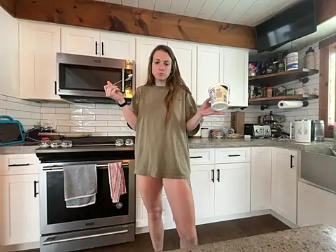 Snapshot of MissSwitch chatting on January 17, 2025, 4:04 pm MissSwitch online show from January 17, 2025, 4:04 pm