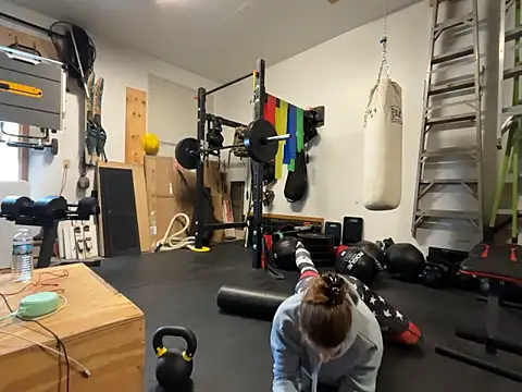 Snapshot of MissSwitch chatting on December 20, 2024, 5:29 pm MissSwitch online show from December 20, 2024, 5:29 pm