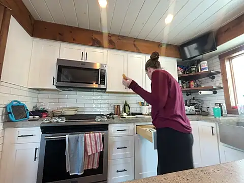 Snapshot of MissSwitch chatting on January 21, 2025, 6:23 pm MissSwitch online show from January 21, 2025, 6:23 pm