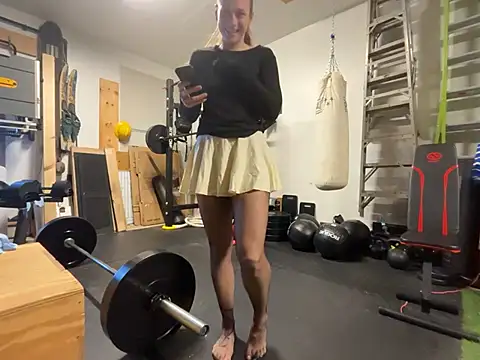 Snapshot of MissSwitch chatting on February 4, 2025, 1:16 pm MissSwitch online show from February 4, 2025, 1:16 pm