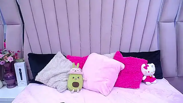 Snapshot of nathalia_pink chatting on November 6, 2025, 8:46 pm nathalia pink online show from November 6, 2025, 8:46 pm