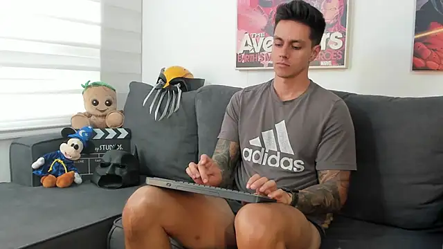 Snapshot of JeanBroc chatting on February 20, 2026, 7:27 pm JeanBroc online show from February 20, 2026, 7:27 pm