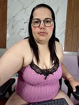 kiara scottt online show from March 15, 2026, 9:05 am