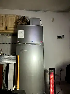 PEACHY439 online show from September 29, 2025, 4:41 am