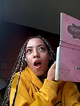 Snapshot of Scarllett_BDSM chatting on January 6, 2026, 8:02 pm Scarllett BDSM online show from January 6, 2026, 8:02 pm