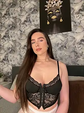 EmmaRosalie online show from March 19, 2025, 8:00 pm