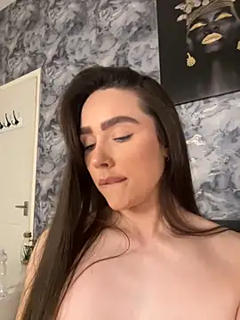 EmmaRosalie online show from February 5, 2025, 11:39 pm