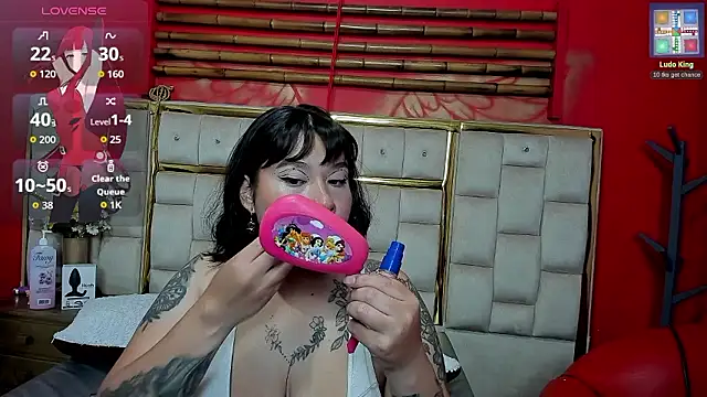 stripcharming  online show from January 16, 2026, 1:26 pm