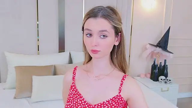 MarybethSnow online show from October 28, 2025, 5:12 pm